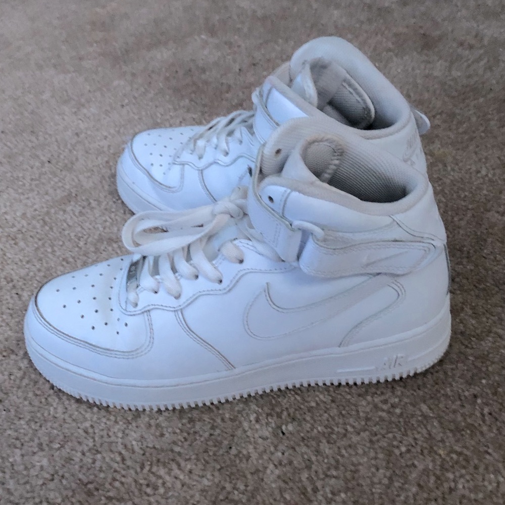 White Nike Air Force 1 Mids